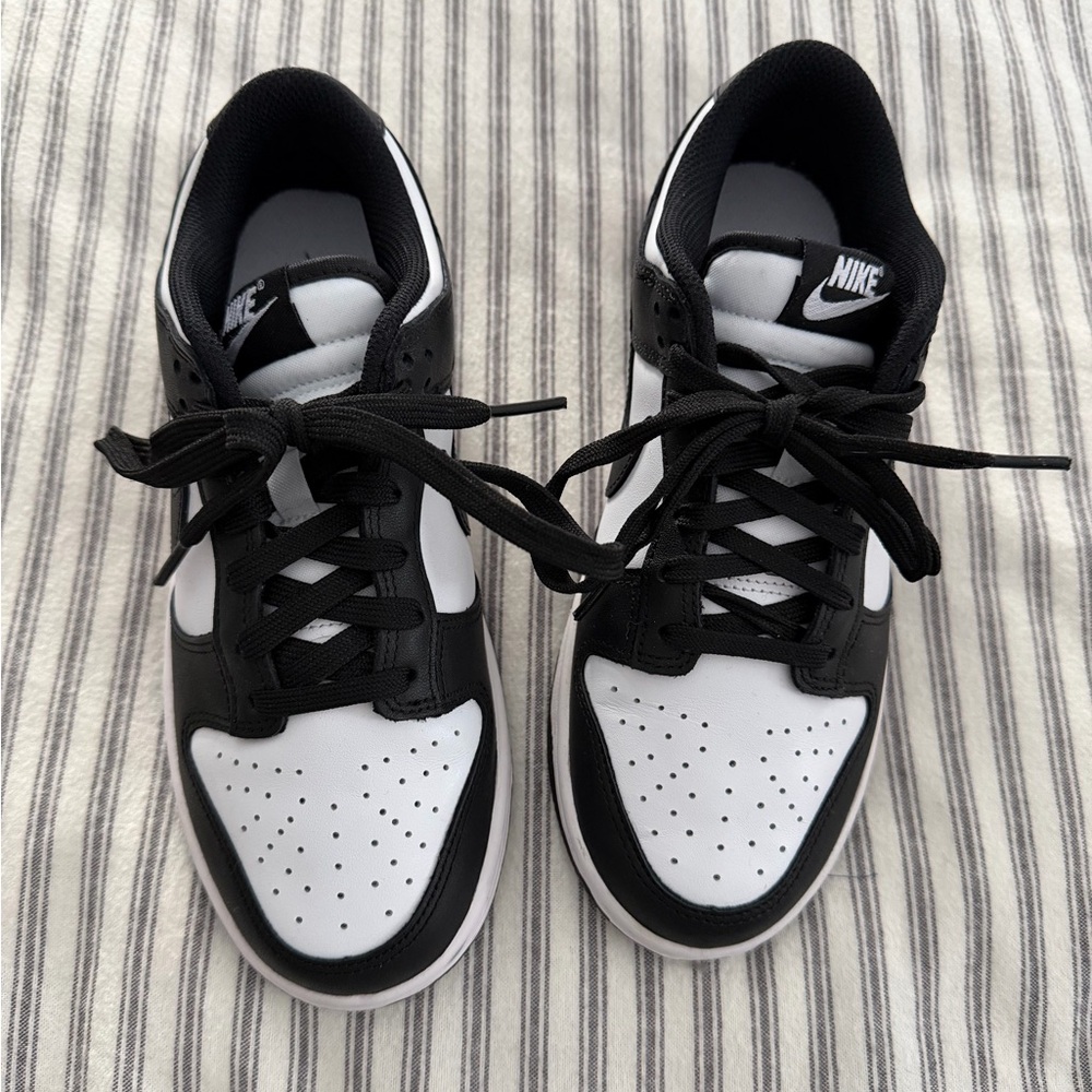 Nike Women Classic Black and White Sneakers